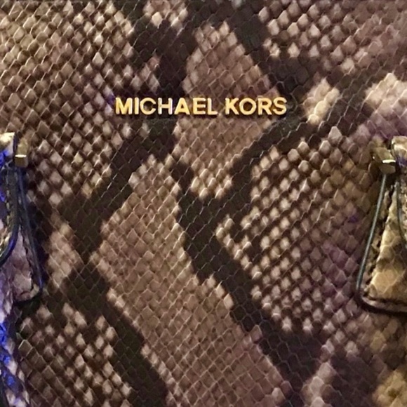 Snakeskin Micheal Kors Crossbody bag / purse MK. - Picture 5 of 8